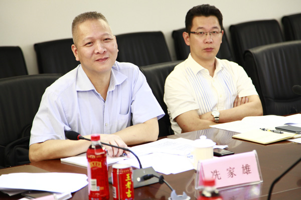 广药集团党委副书记、纪委书记冼家雄、副总经理倪依东等集团领导出席了本次调研会