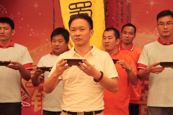 王老吉大健康副总经理鲁桂平带领众人组建成一支支战斗力与凝聚力超强的团队