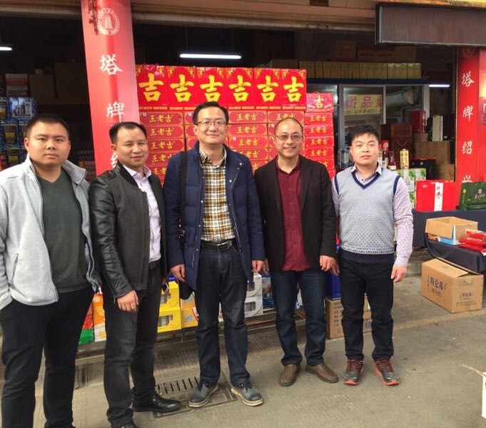 华东市场方面：大年初二，销售四部总监唐晔走访浙江绍兴乡镇及上虞、嵊州、新昌等县，亲临一线指导市场工作并亲切慰问一线员工