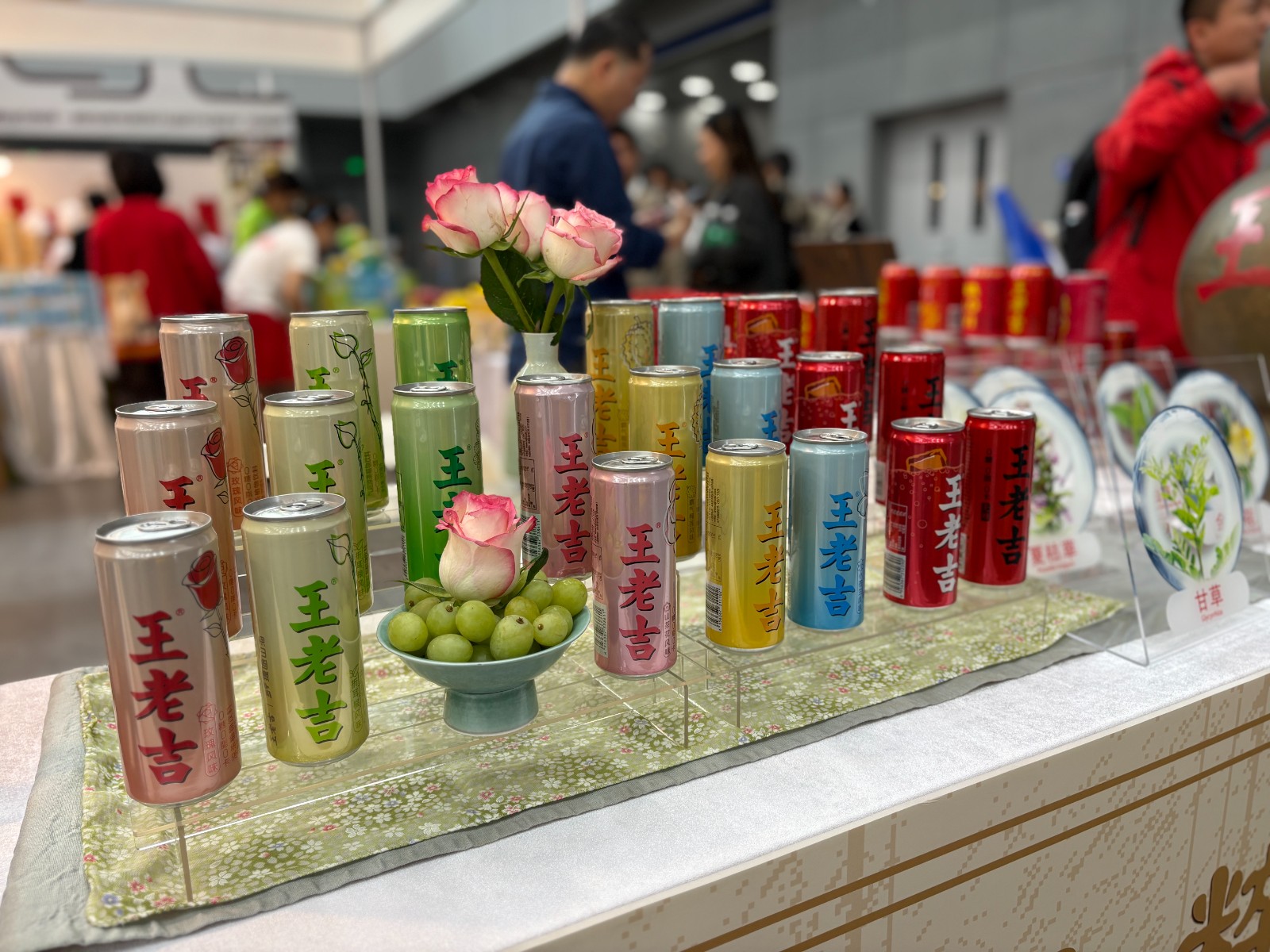 5、王老吉新品展示区.jpg